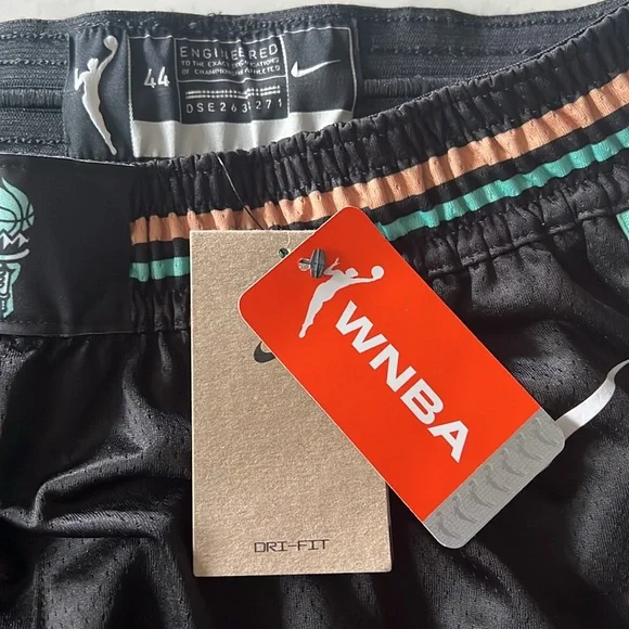 Nike New York Liberty Shorts - Picture 3 of 5
